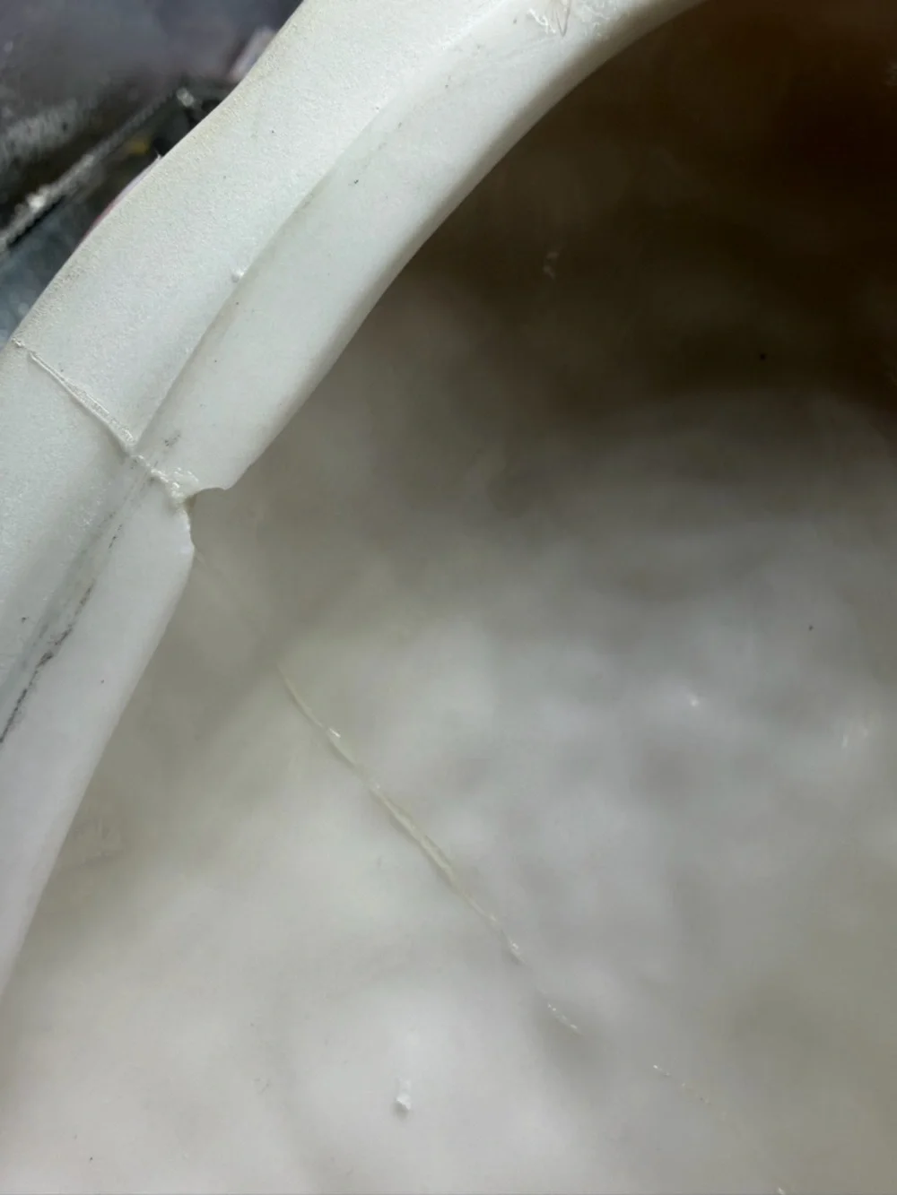 Vintage Jewelry lot in damaged trinket box - Picture 6 of 6